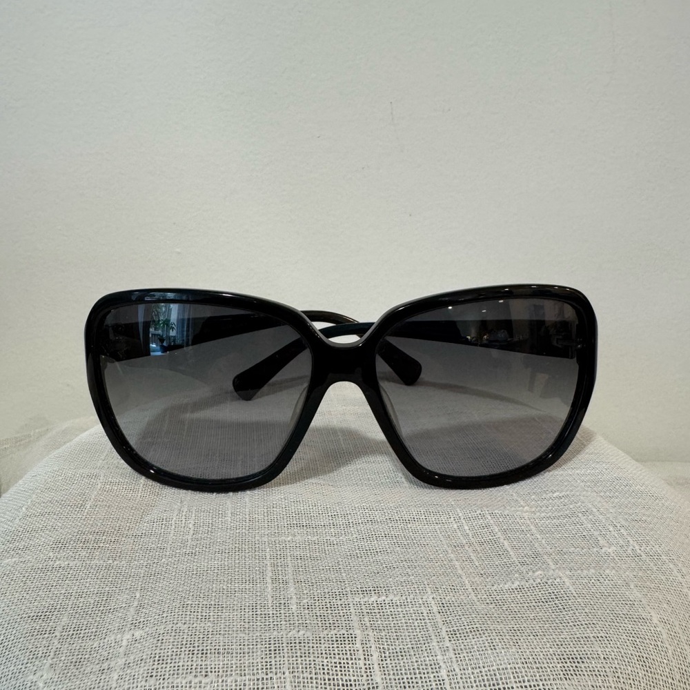 Coach Elegant Black Sunglasses